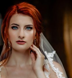 What are the wedding makeup ideas for redhead brides?